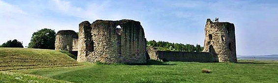 Zamek Flint oraz Park Wepre z zamkiem Ewloe